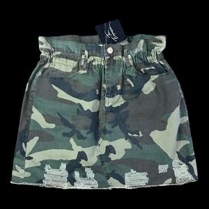 Toast Jeans NWT Women’s Camo‎ Distressed Paper bag Skirt Size M